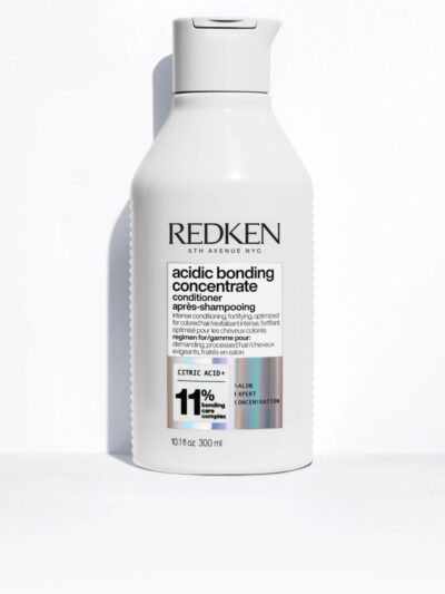 Redken Acidic Bonding Concentrate conditioner 300 ml - regenerator za ojačanje i obnovu oštećene kose